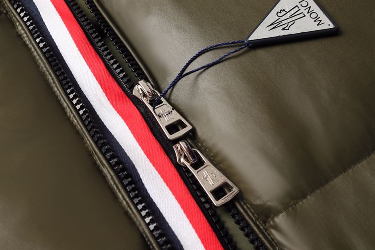 MONCLER MONTBELIARD SHORT DOWN JACKET BROWN – MC104