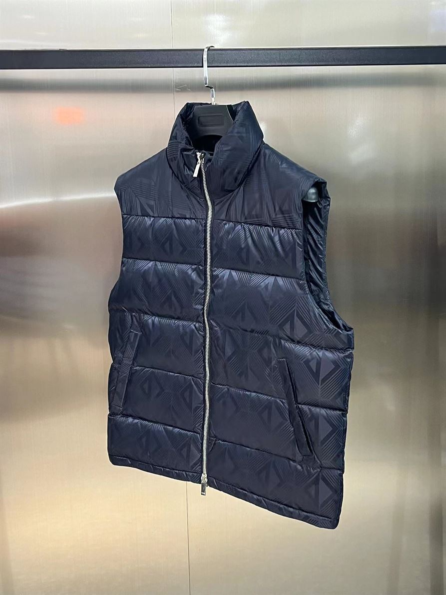 DIOR SLEEVELESS DOWN JACKET – DRC018