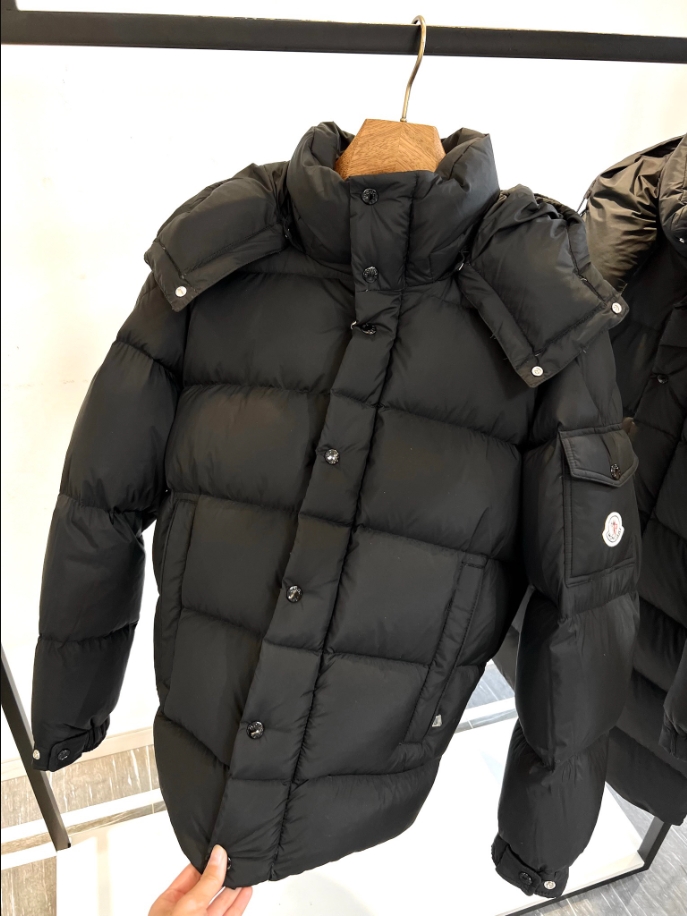 MONCLER Logo-Appliquéd Quilted Hooded Down Coat – MC146
