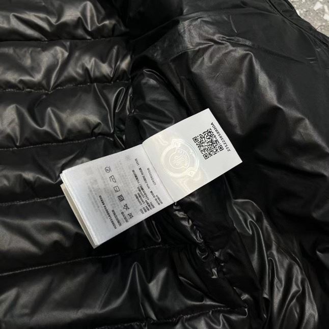 MONCLER JACKETS – MC047