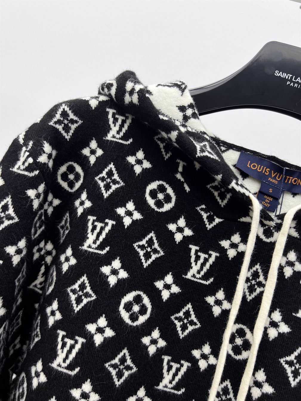 LOUIS VUITTON HOODIE – LVH022