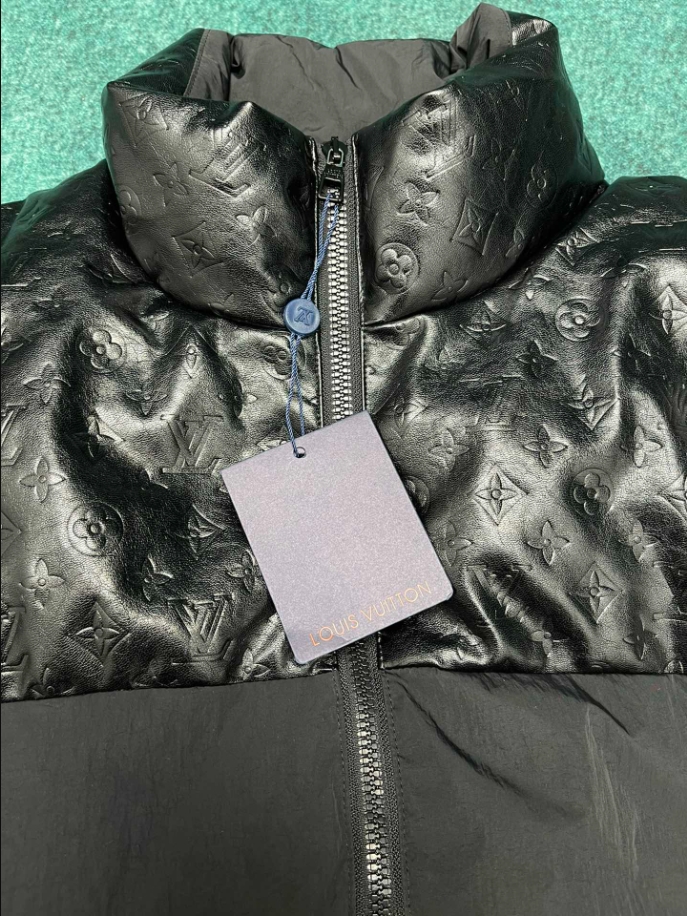 LOUIS VUITTON BLACK COAT – LVC043