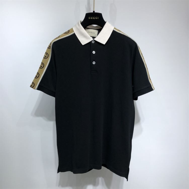 GUCCI POLO WITH INTERLOCKING G STRIPE – GGS015