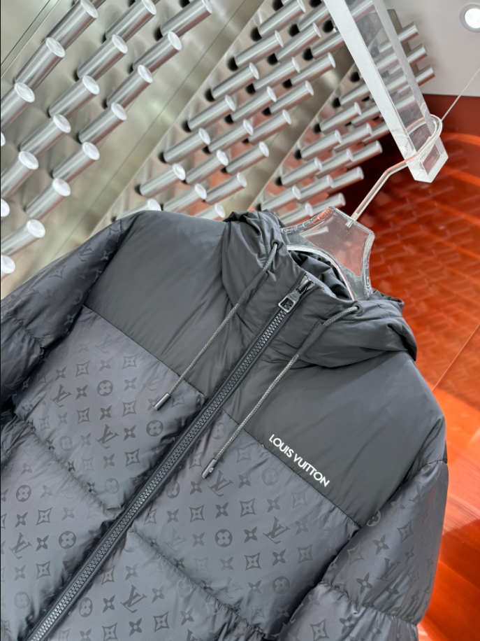 Louis Vuitton Monogram Black Coat – LVC047