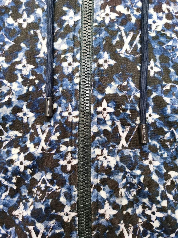 LOUIS VUITTON MONOGRAM ZIP THROUGH COTTON HOODIE – LVH057