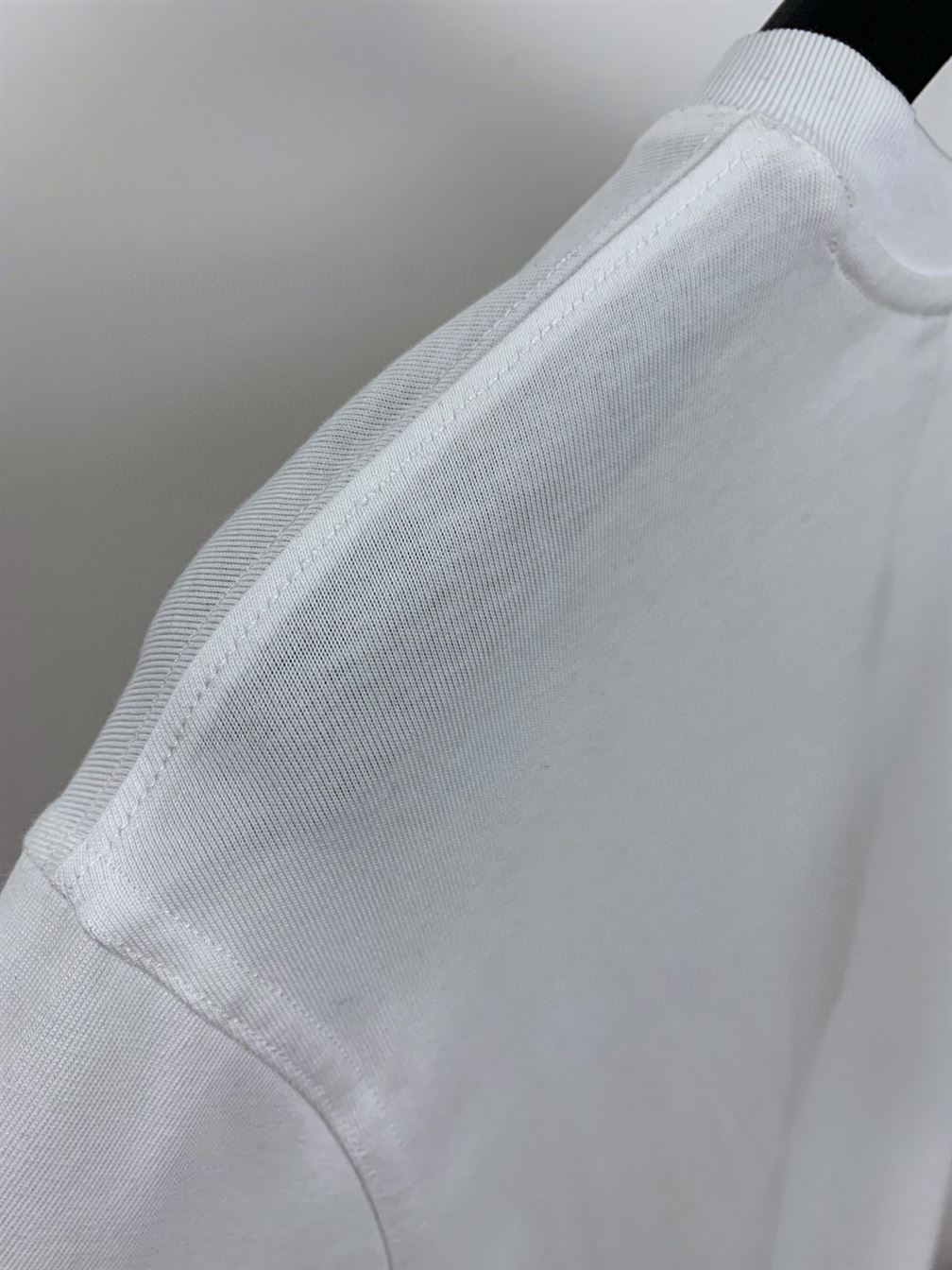 BURBERRY LOGO PRINT COTTON T-SHIRT IN WHITE – BRS009