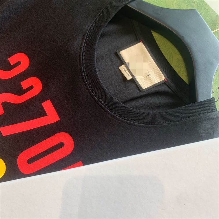 GUCCI ‘22705’ GUCCI SONGS’ PRINT T-SHIRT BLACK – GGS034