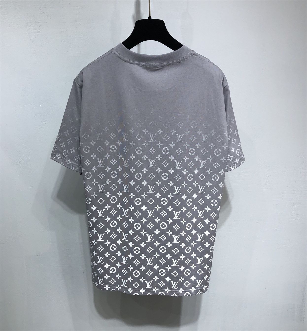 LOUIS VUITTON LVSE MONOGRAM GRADIENT T-SHIRT – LVTS055