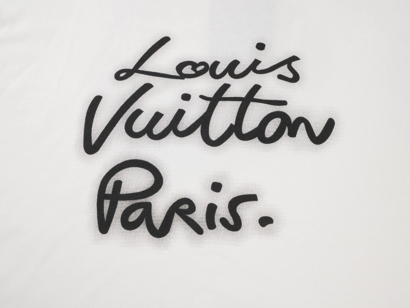 GLOW SIGNATURE T-SHIRT IN WHITE – LVC054