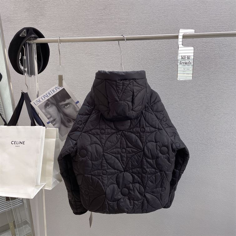 LOUIS VUITTON REVERSIBLE MONOGRAM PUFFER JACKET – LVC016