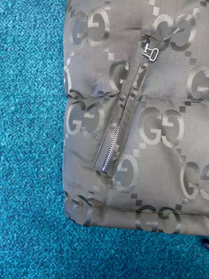 Gucci Jumbo GG Down Jacket – GCJ054