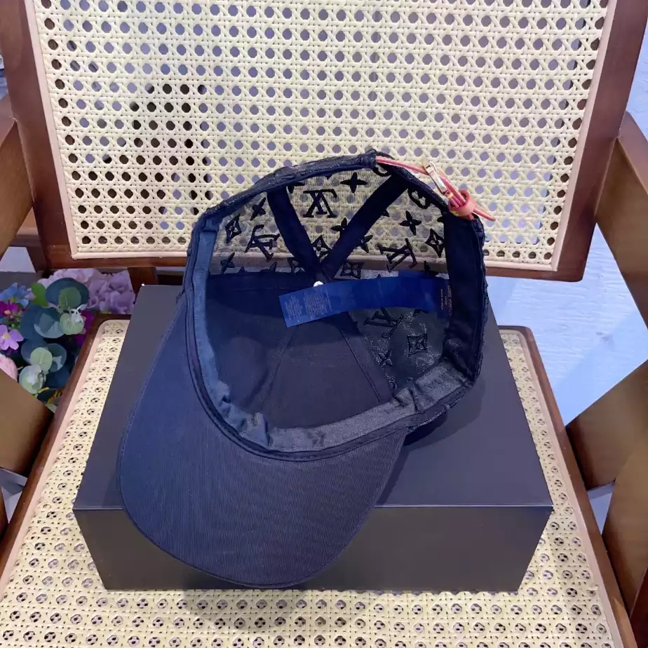 Louis Vuitton Caps – LVC025