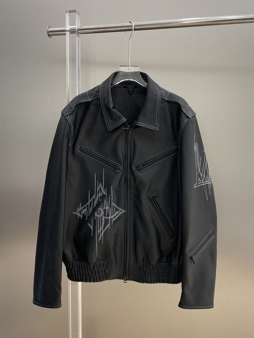 LOUIS VUITTON FREQUENCY CHIC LEATHER BLOUSON – LVC030