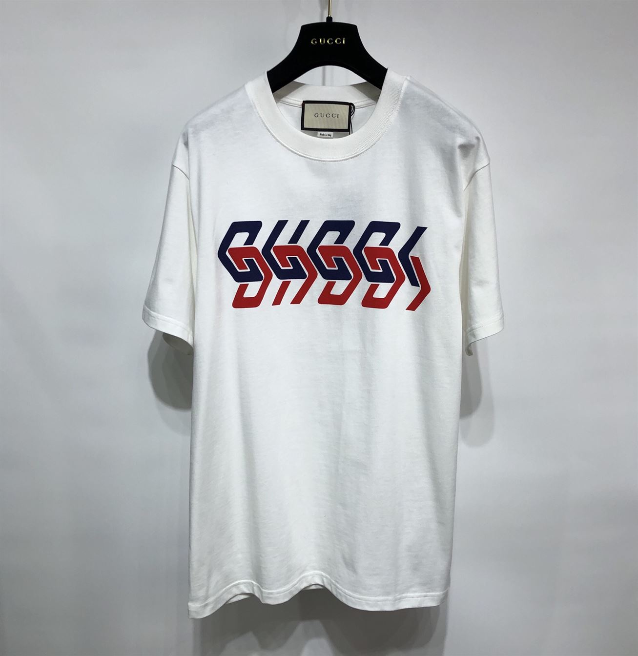 GUCCI COTTON JERSEY T-SHIRT WITH GUCCI MIRROR PRINT – GGS016
