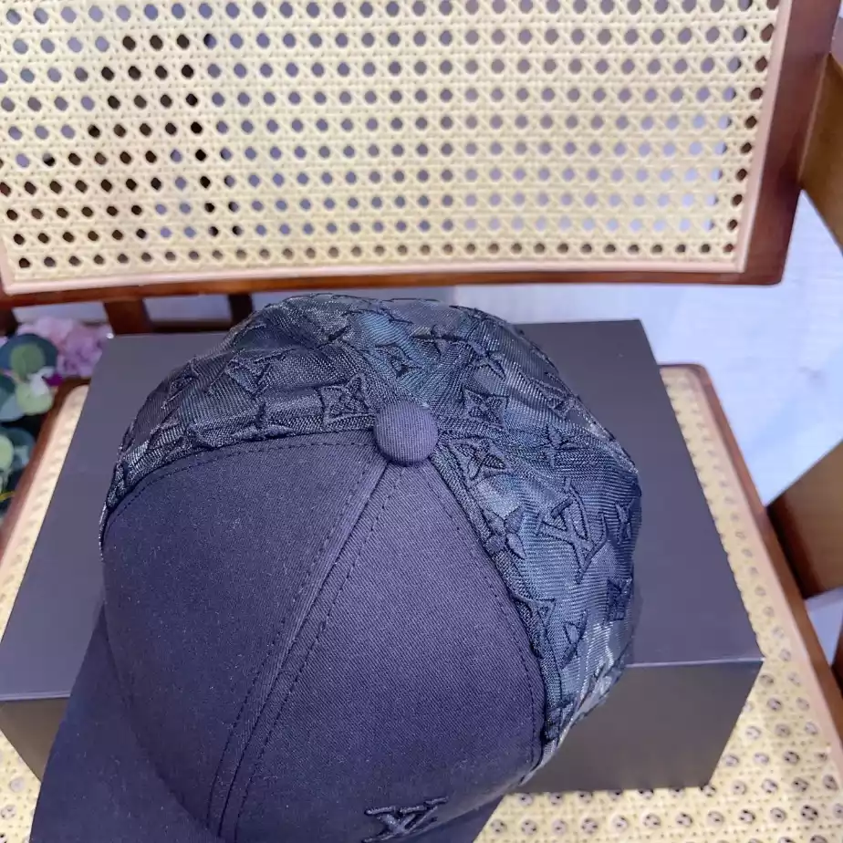 Louis Vuitton Caps – LVC025