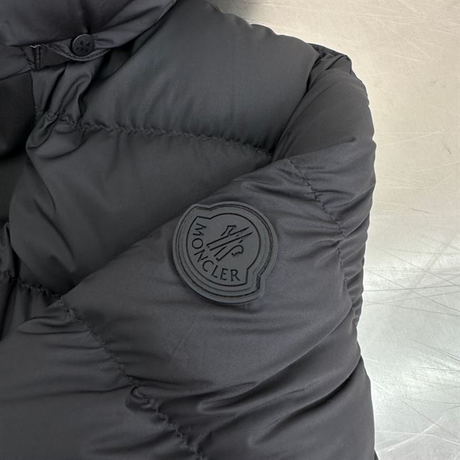 MONCLER CERCES DOWN JACKET – MC060