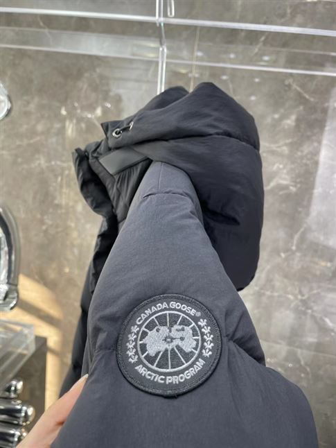 CANADA GOOSE LONG PUFFER COAT – CN20