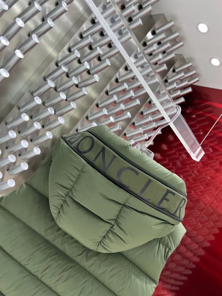 MONCLER DOWN GILET – MC131