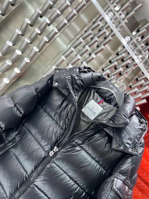 MONCLER PADDED DOWN JACKET – MC082