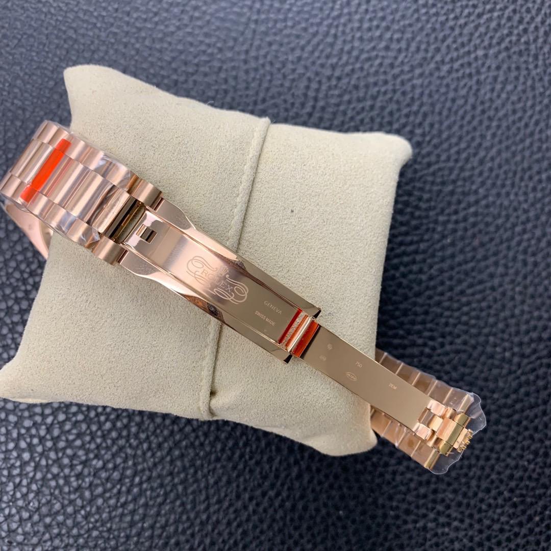 Rolex Oyster, Everose gold