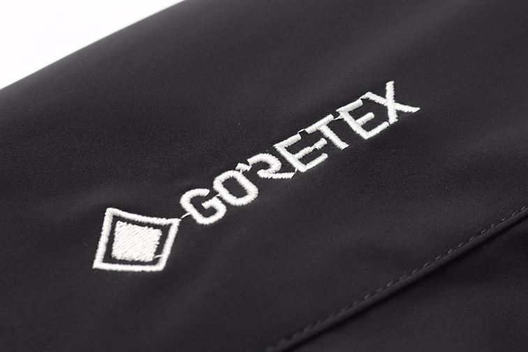 MONCLER COAT – MC105