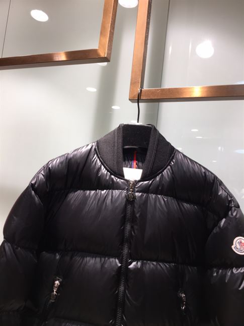 MONCLER PUFFER MERLAT BOMBER JACKET – MC033