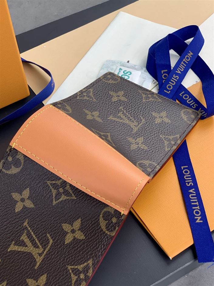 LOUIS VUITTON WALLET – WLV012