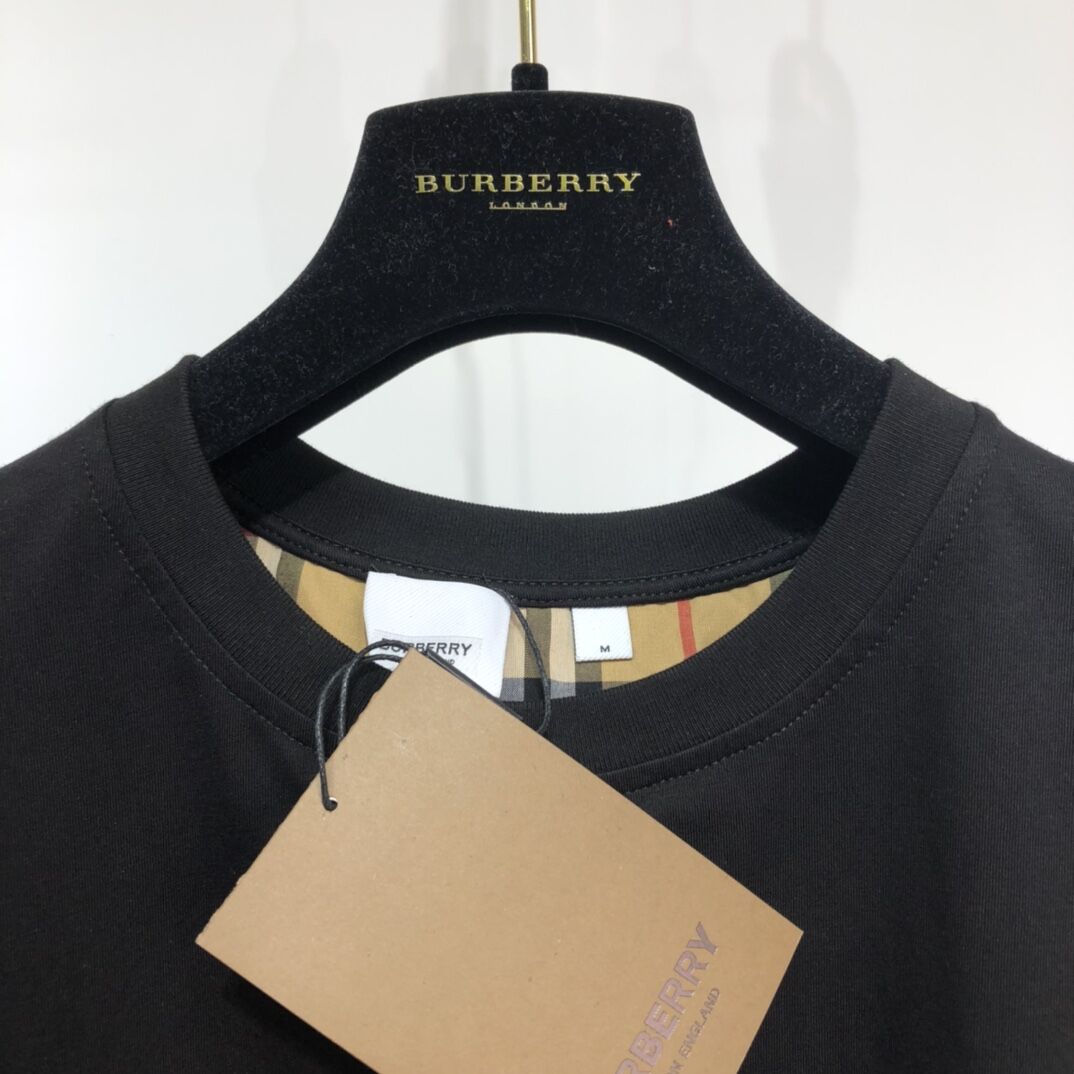 BURBERRY VINTAGE CHECK SLEEVE COTTON OVERSIZED T-SHIRT IN BLACK – BRS011