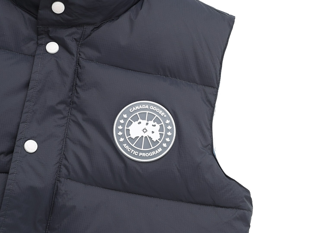 CANADA GOOSE VEST BLACK MIST – CN31