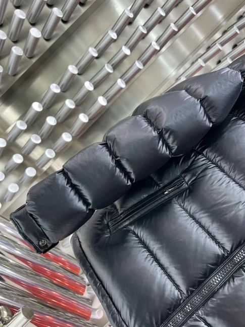 MONCLER PADDED DOWN JACKET – MC082