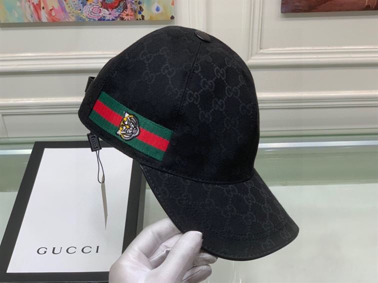 GUCCI GG CANVAS BASEBALL HAT – GH111