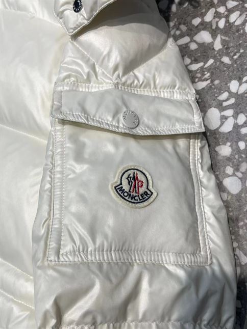 MONCLER WHITE CAVETTAZ DOWN JACKET – MC064