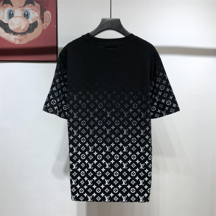 LOUIS VUITTON LVSE MONOGRAM GRADIENT T-SHIRT – LVTS054