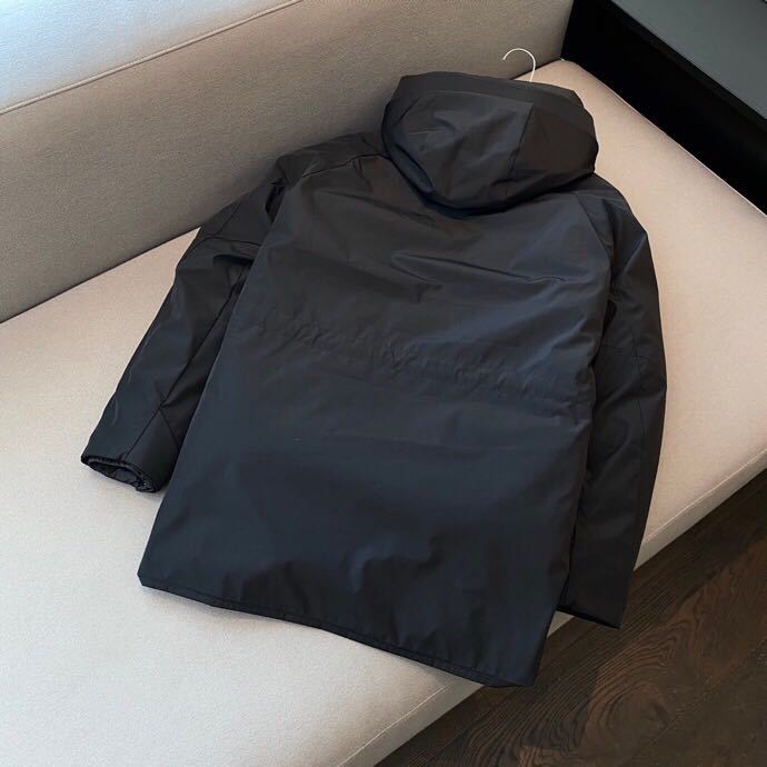 MONCLER COAT – MC137