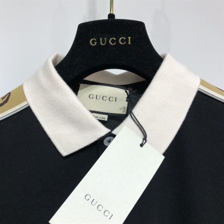 GUCCI POLO WITH INTERLOCKING G STRIPE – GGS015