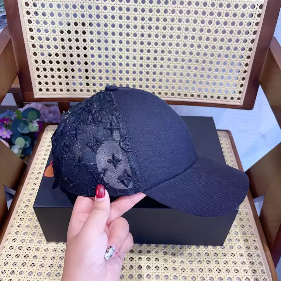 Louis Vuitton Caps – LVC025