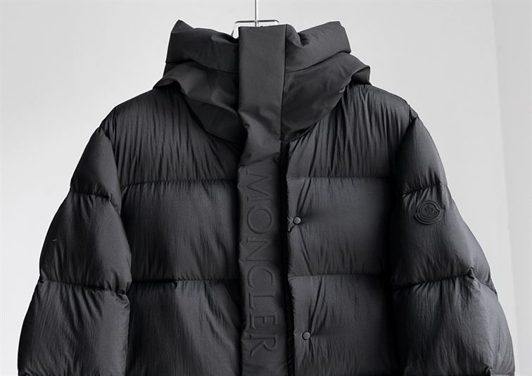 MONCLER JACKETS – MC074