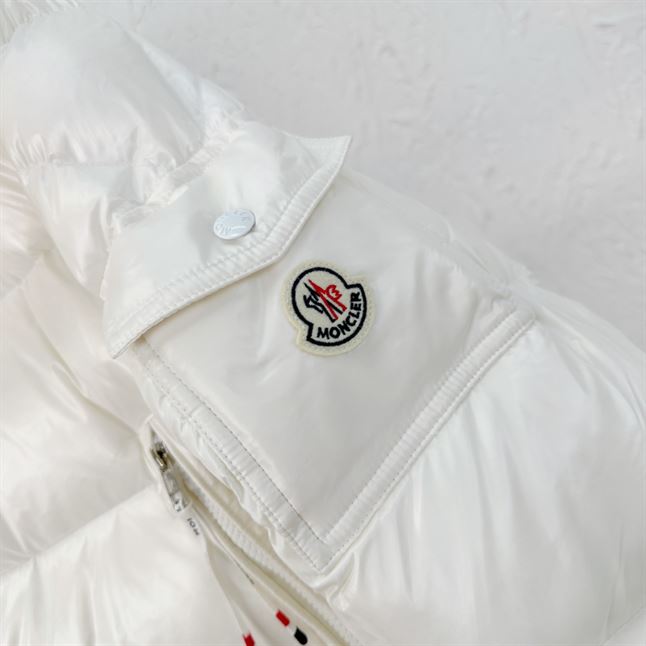MONCLER CHIABLESE LONG PARKA JACKET IN WHITE – MC051
