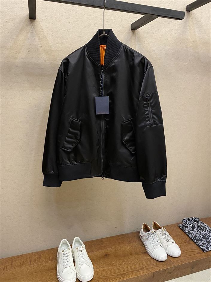 LOUIS VUITTON REVERSIBLE SUMMER BOMBER JACKET – LVC026