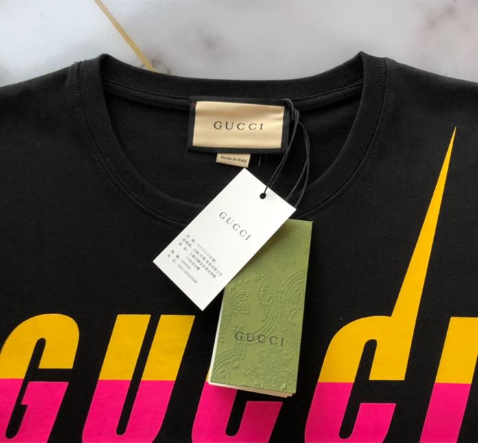GUCCI COTTON T-SHIRT WITH GUCCI BLADE PRINT – GGS060