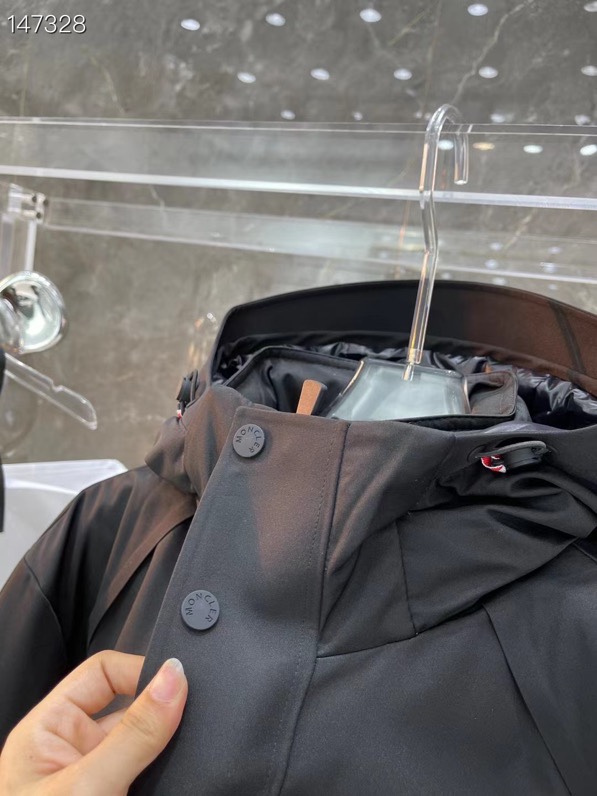 MONCLER COAT – MC121