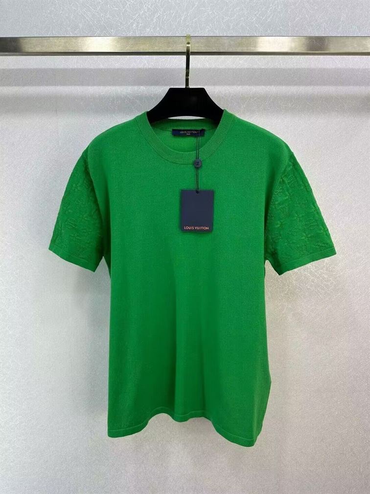 LOUIS VUITTON SHORT-SLEEVED SIGNATURE CREWNECK – LVTS070