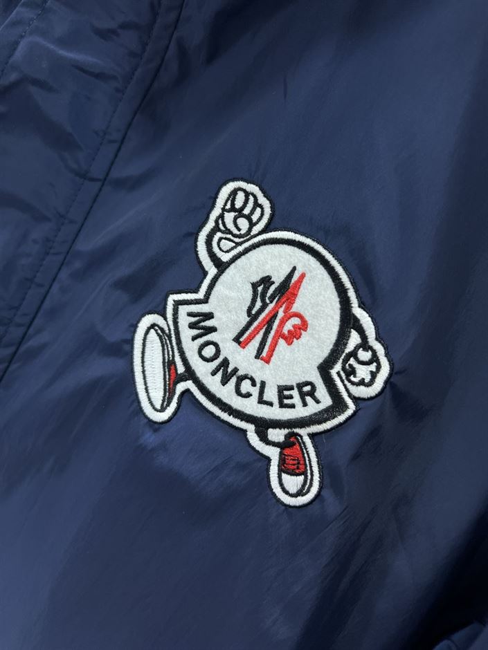 MONCLER GUIERS RAIN JACKET – MC100