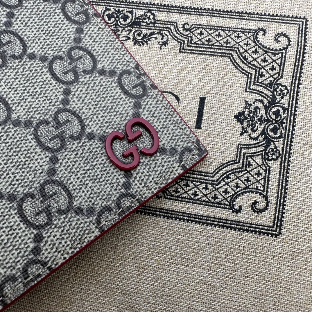 GUCCI ROSSO ANCORA RED INTERIOR PASSPORT CASE- WLG038