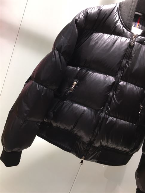 MONCLER PUFFER MERLAT BOMBER JACKET – MC033