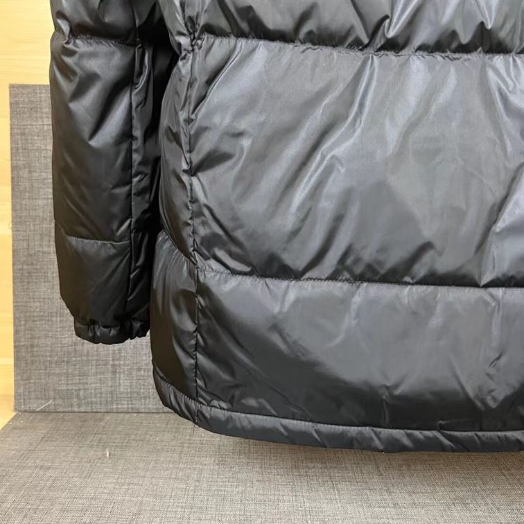 GUCCI NYLON SATIN PADDED JACKET – GCJ046