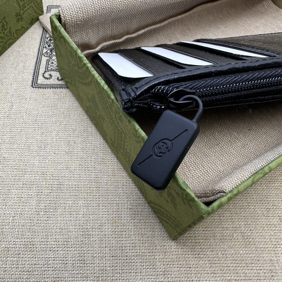 GUCCI GG EMBELLISHED CARD HOLDER – WLG047