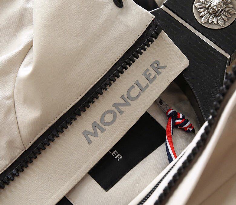 MONCLER COAT – MC135