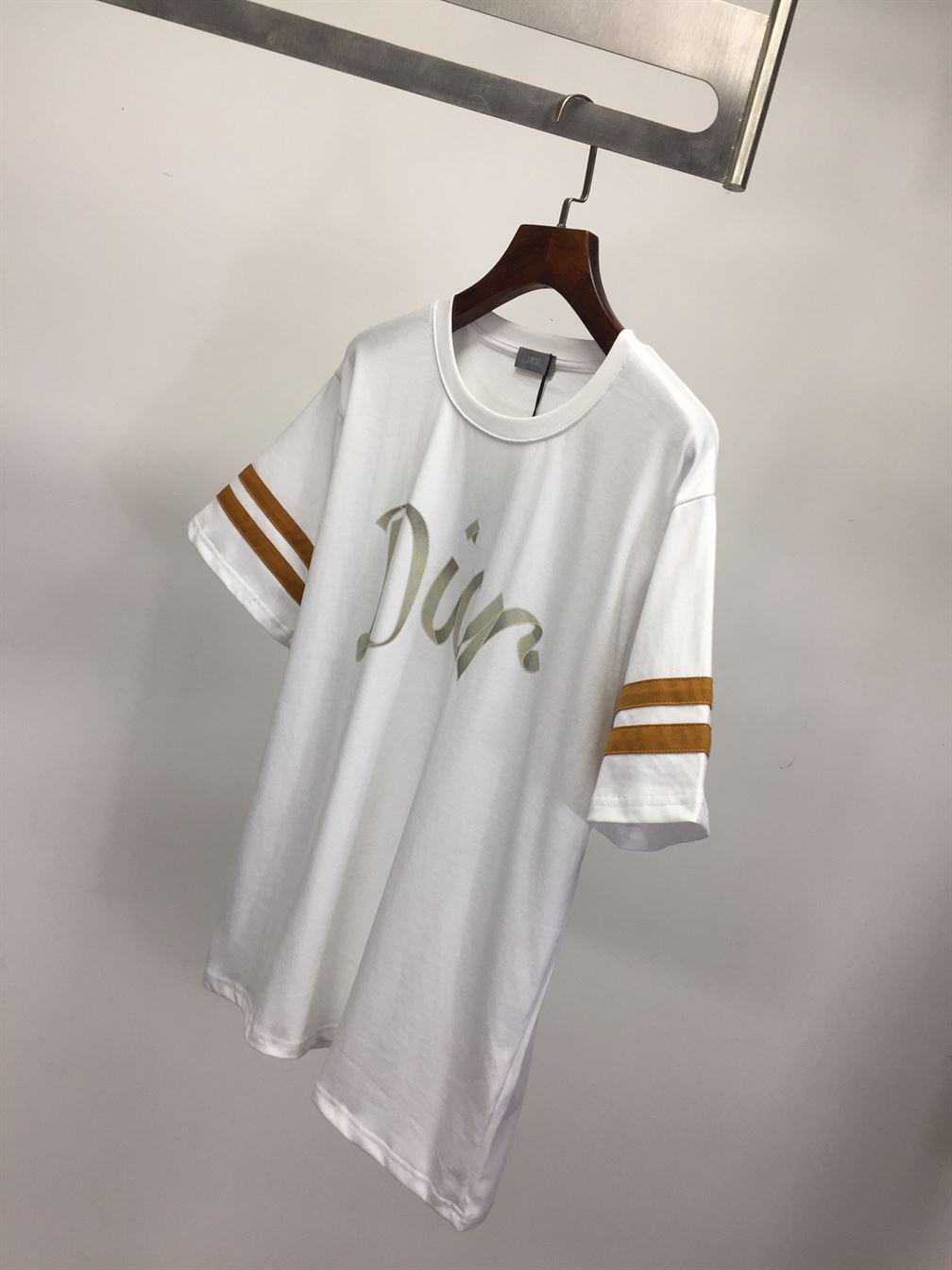 DIOR RELAXED-FIT T-SHIRT – DOT003