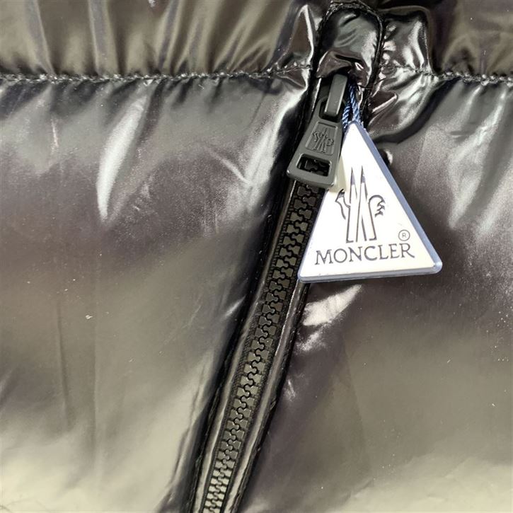 MONCLER COAT – MC117